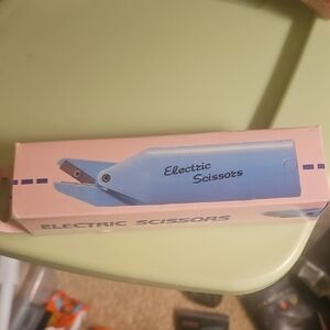 🌟3/$25🌟 Electric Scissors - Blue